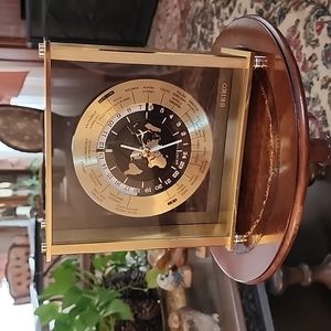 SEIKO world time mantle/desk clock - vintage
